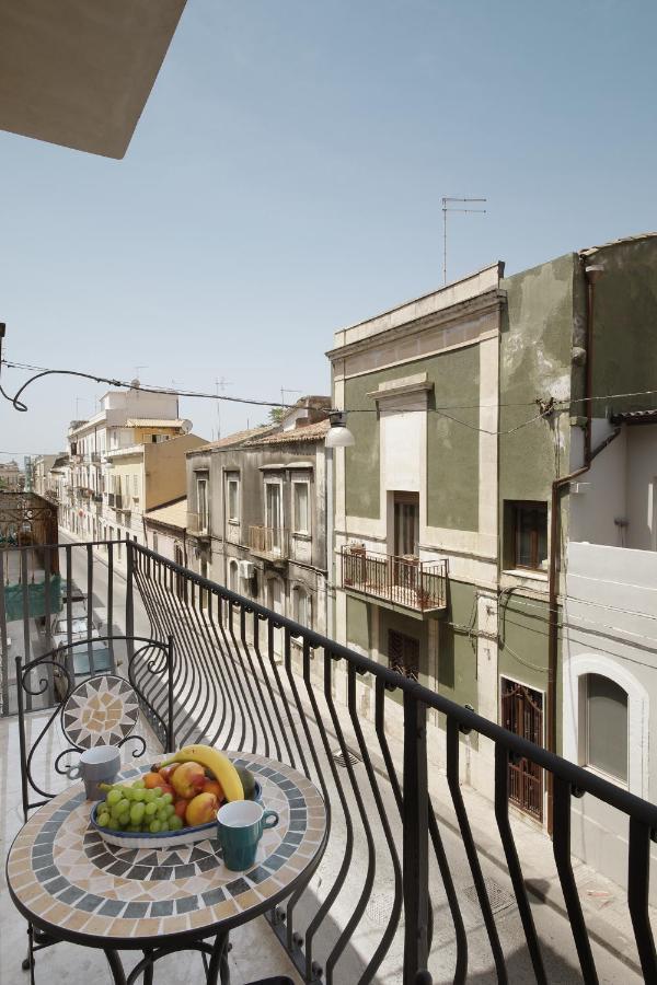 Le Bain Suite - Accanto Al Mare Vicinissima A Ortigia E Al Teatro Syracuse ภายนอก รูปภาพ